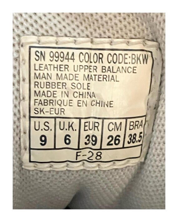Archive SKECHERS Y2K Vintage Classic Unisex Black and White Archive SKECHERS Y2K Vintage Classic Unisex Black and White