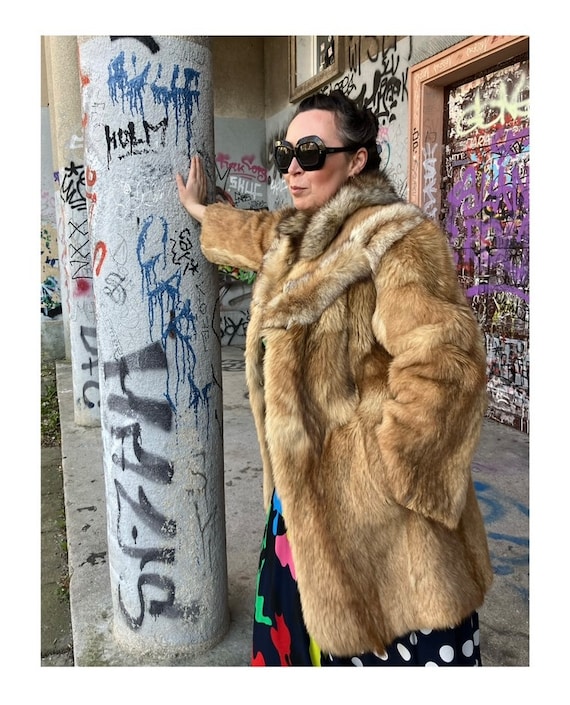 Iconic Vintage 80s Fox Fur Coat Oversized Y2K Berlin Coat Iconic Vintage 80s Fox Fur Coat Oversized Y2K Berlin Coat