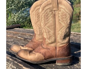 Justin L9609 Ladies Gypsy Western Boot with Aged Bark Cowhide Foot with Perfed Saddle and a