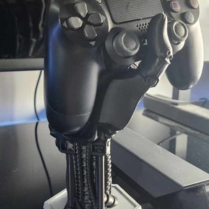Mechanical / Robot Hand controller holder - holds All controllers. - 3D Printed PS4/PS5/XBOX