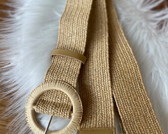 Ceinture élastique effet paille beige dorée boucle ronde en raphia bohème