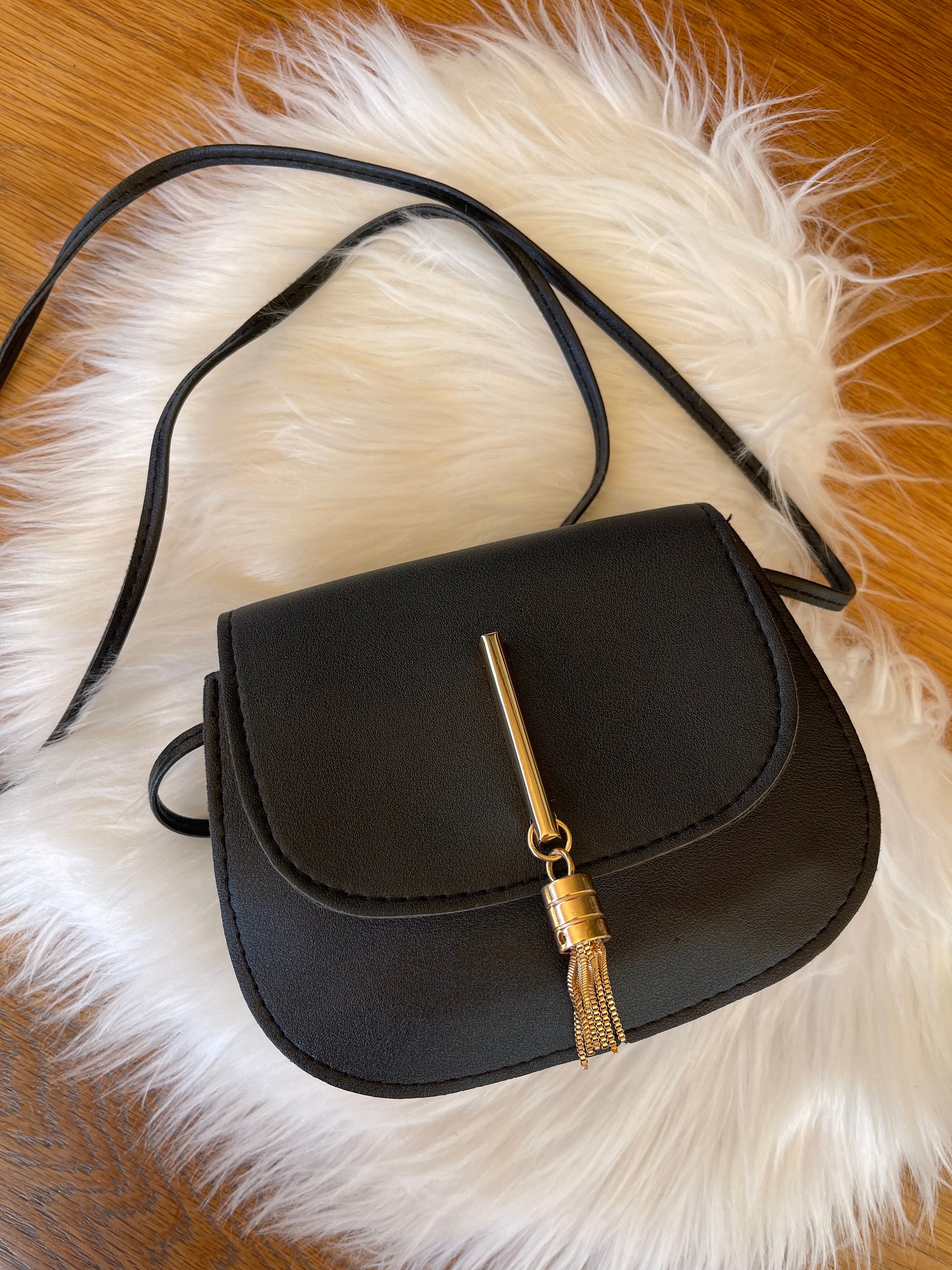 Pochette Soirée Femme Noire Avec Nœud Et Chaîne – Sac Cadeau Chic