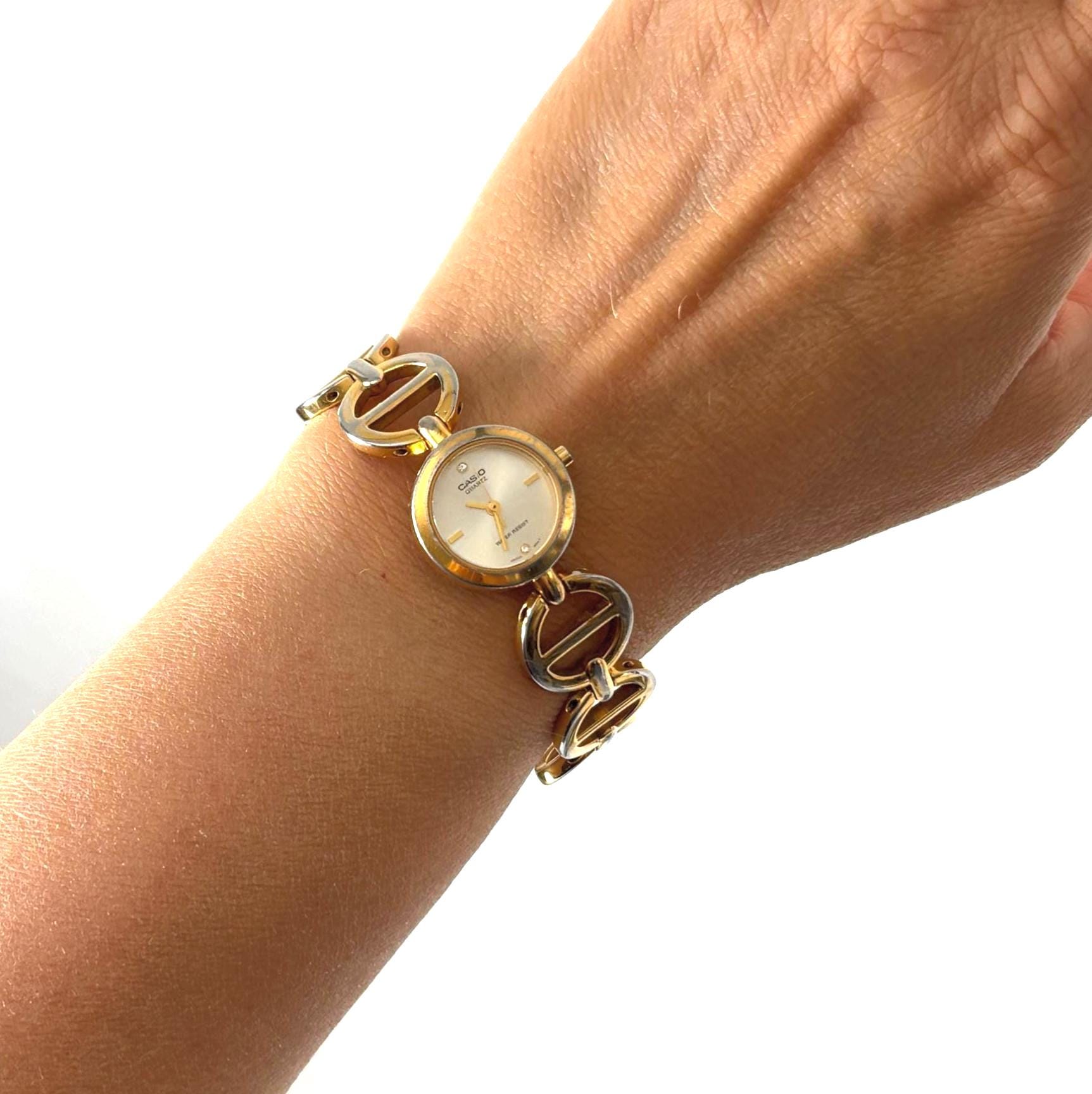 Vintage Casio LTP-2068 Ladies Quartz Bracelet Watch | Gold Tone Jewellery Style | Working