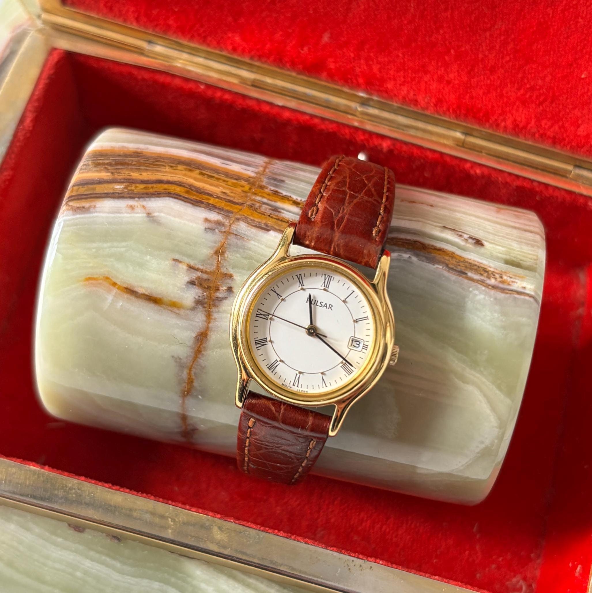 Vintage Pulsar V782-X088 Ladies Quartz Watch Working Roman Numeral Dial Date Display January 1996