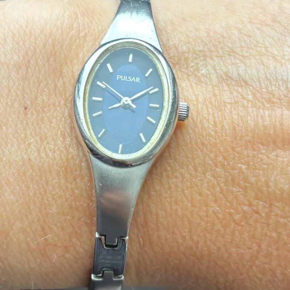 Vintage Pulsar Ladies Quartz Watch Blue Dial Bracelet Wristwatch Working Japan Movement