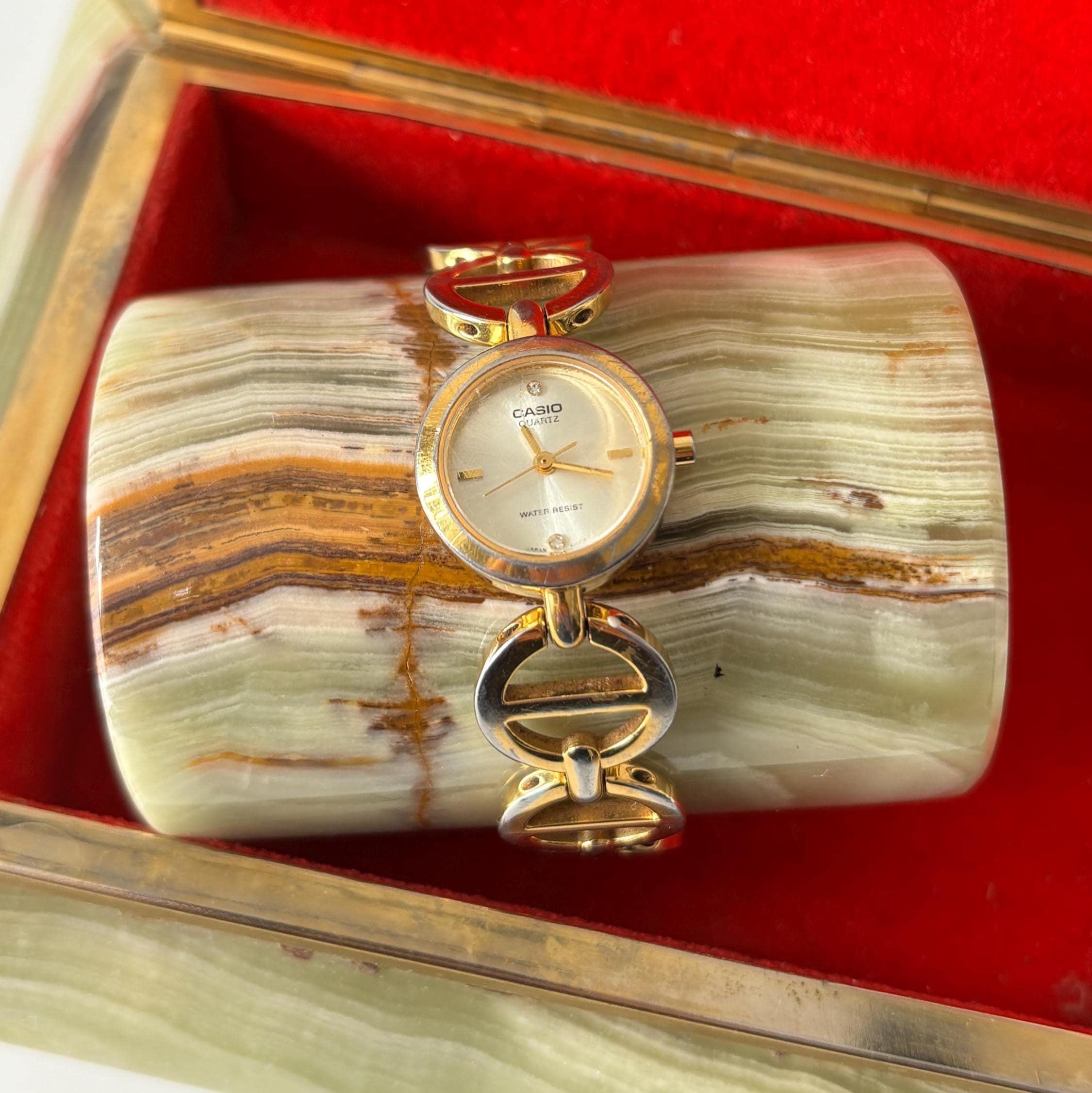 Vintage Casio LTP-2068 Ladies Quartz Bracelet Watch | Gold Tone Jewellery Style | Working