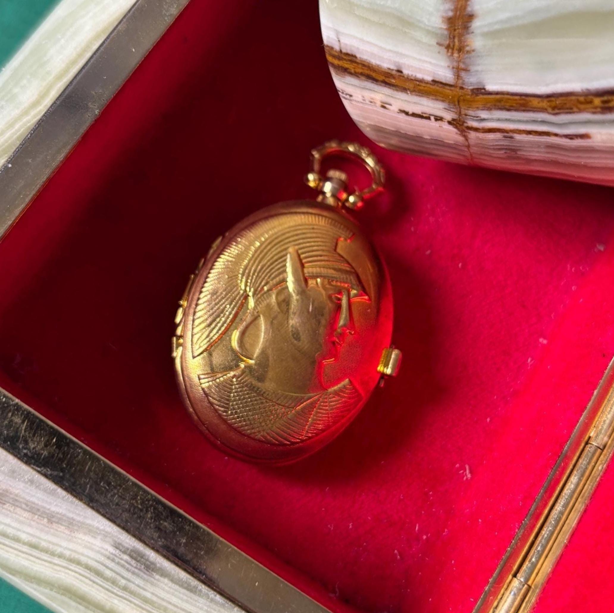 Vintage Gold Tone Quartz Pocket Watch Hidden Dial Roman Numerals Locket Style