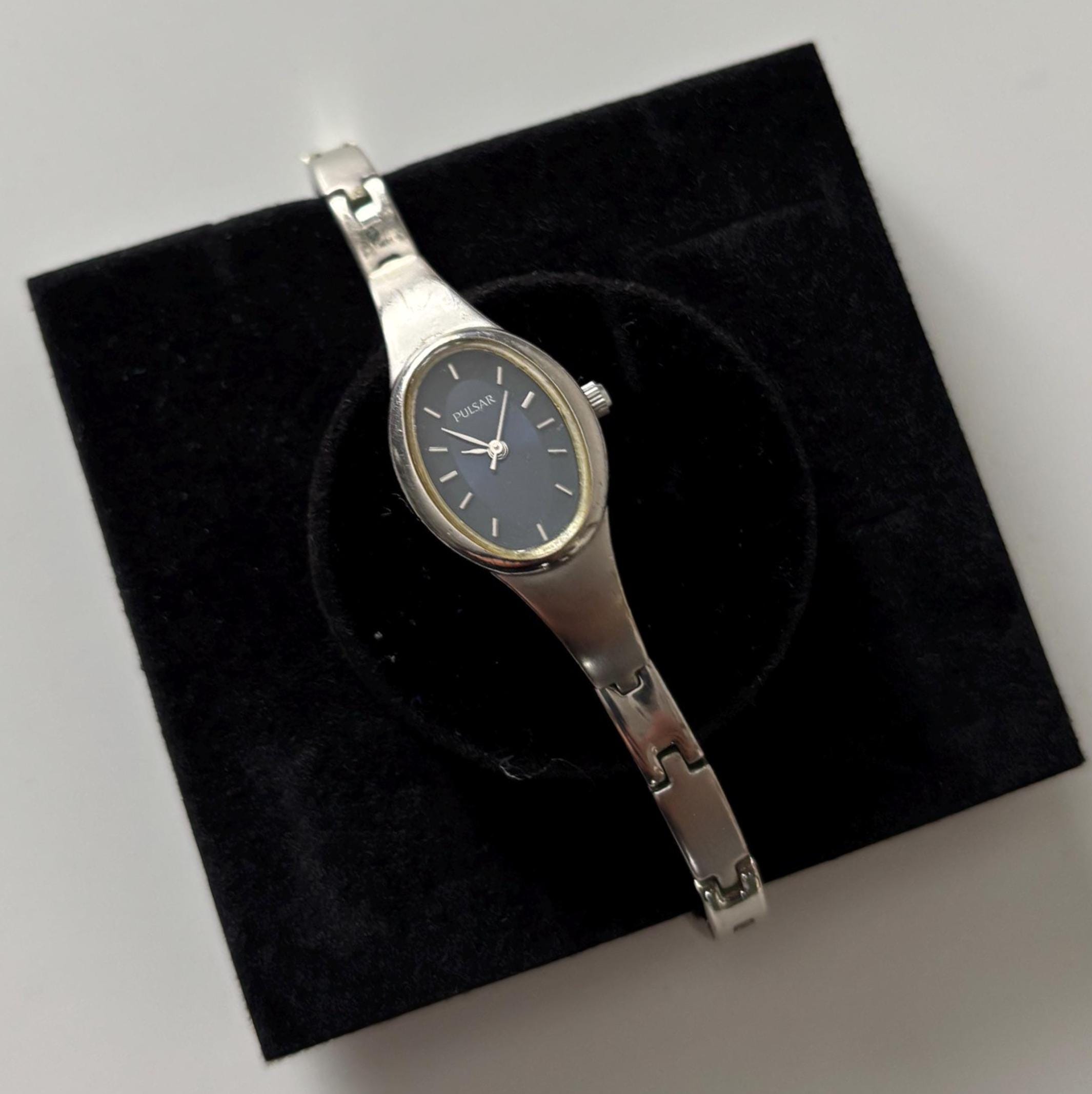 Vintage Pulsar Ladies Quartz Watch Blue Dial Bracelet Wristwatch Working Japan Movement