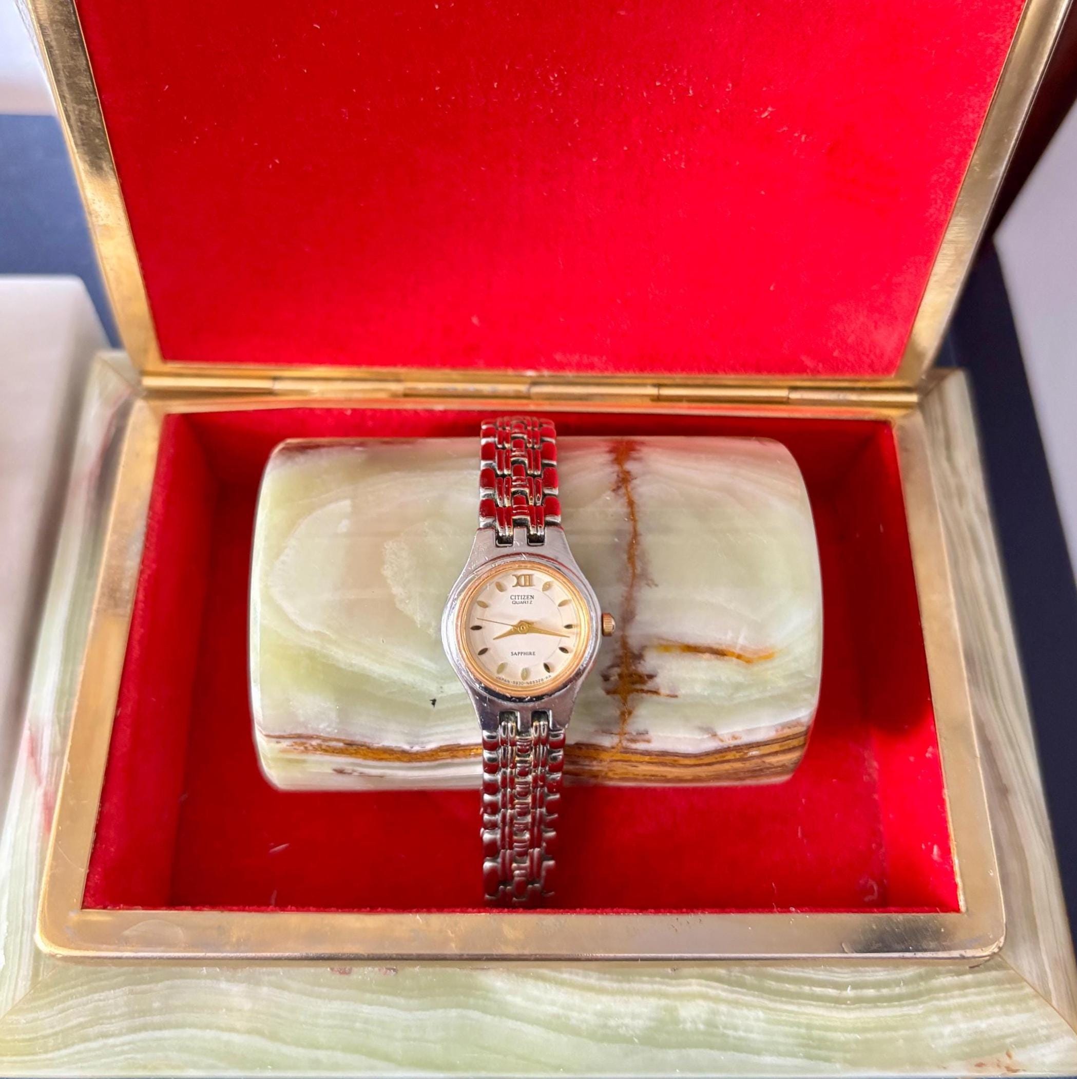 Vintage Citizen Sapphire Ladies Quartz Watch | Japanese Dress Watch | Silver Tone Bracelet