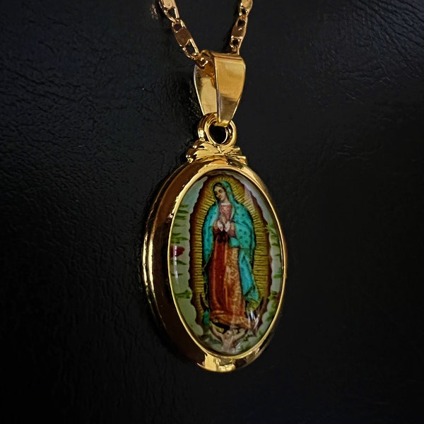 Collier pendentif en or Vierge Marie| Collier de prière d'église pour hommes | Collier médaille de la Vierge de Guadalupe| Pendentif religieux Dame de Guadalupe en or