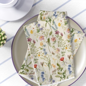 Whimsical Wildflowers Napkins Set of 4 Vibrant Summer Floral Farmhouse Decor for Table Settings, White Blue and Pink Gift for Her, 19" x 19"