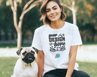 Bella Canvas 6400 Mockup wit T-shirt met korte mouwen voor dames | Dames T-shirt Mock up | Mooi meisje met pug hond | 6 gratis platliggende mockups
