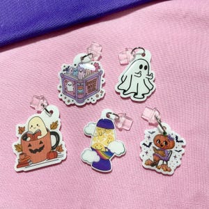 Kindle Dust Plug Charms, Spooky Kobo Charms, bookish gifts for her, USB C dust plugs, Ereader  accessories, halloween dust plug charms, Cute