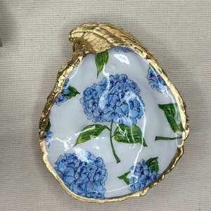 Oyster Shell Ring Dish Or Trinket Dish| Oyster Shell Ring Bridal |Gift For Bridesmaid or Mother | Newlywed gift|Shell Jewelry Dish,Hydrangea