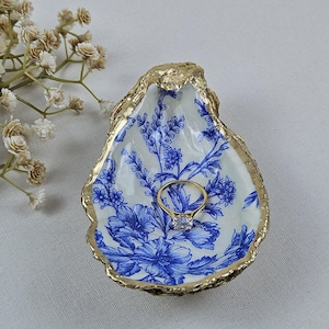 Blue and White Chinoiserie Oyster Shell Ring Dish, Blue Floral Trinket Dish, Engagement Ring Holder, Bridal Shower Gift, Bridesmaid Gift