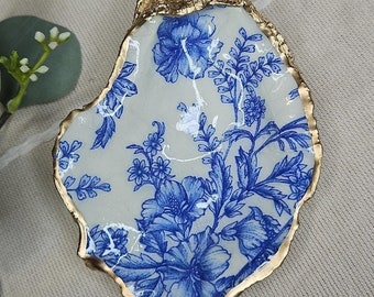 Blue Chinoiserie Oyster Shell Ring Dish – Floral Seashell Jewelry Holder, Coastal Trinket Dish, Bridesmaid Gift, Wedding Favor