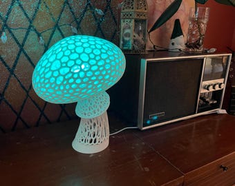 Color Changing LED Voronoi Mushroom Desk Lamp, Remote Control, USB, Matte White