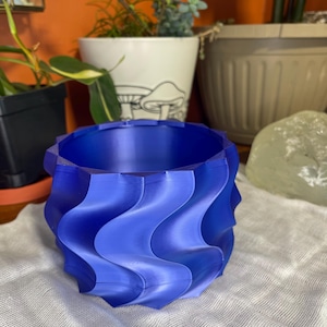 Twister Indoor Planter with Interlocking Drip Tray