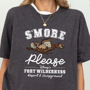 S’More Please Chip N’ Dale Shirt, Disney Happy Camper T-Shirt, Fort Wilderness Resort And Campground Camping Tee, Disneyland Trip afbeelding 2
