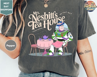 Camiseta Comfort Colors de la Casa de Té de la Sra. Nesbitt, Camiseta de la Casa de Té de Nesbitt, Camiseta de la Casa de Té de Toy Story, Camiseta de Toy Story