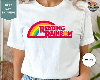 Camiseta arcoíris de lectura, camiseta de agradecimiento a los profesores, camiseta retro arcoíris escolar, regalo para amantes de los libros, camiseta de ratón de biblioteca