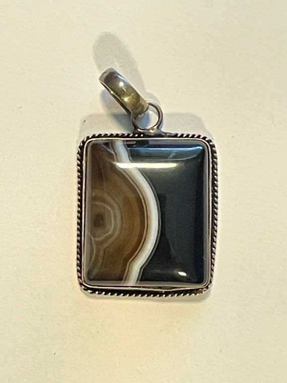 Banded agate pendant