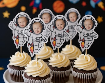 Aangepaste astronaut-cupcaketoppers - gepersonaliseerde ruimte verjaardagsdecoratie met foto, ruimtefeestdecor, raketthema - SET VAN 12 -