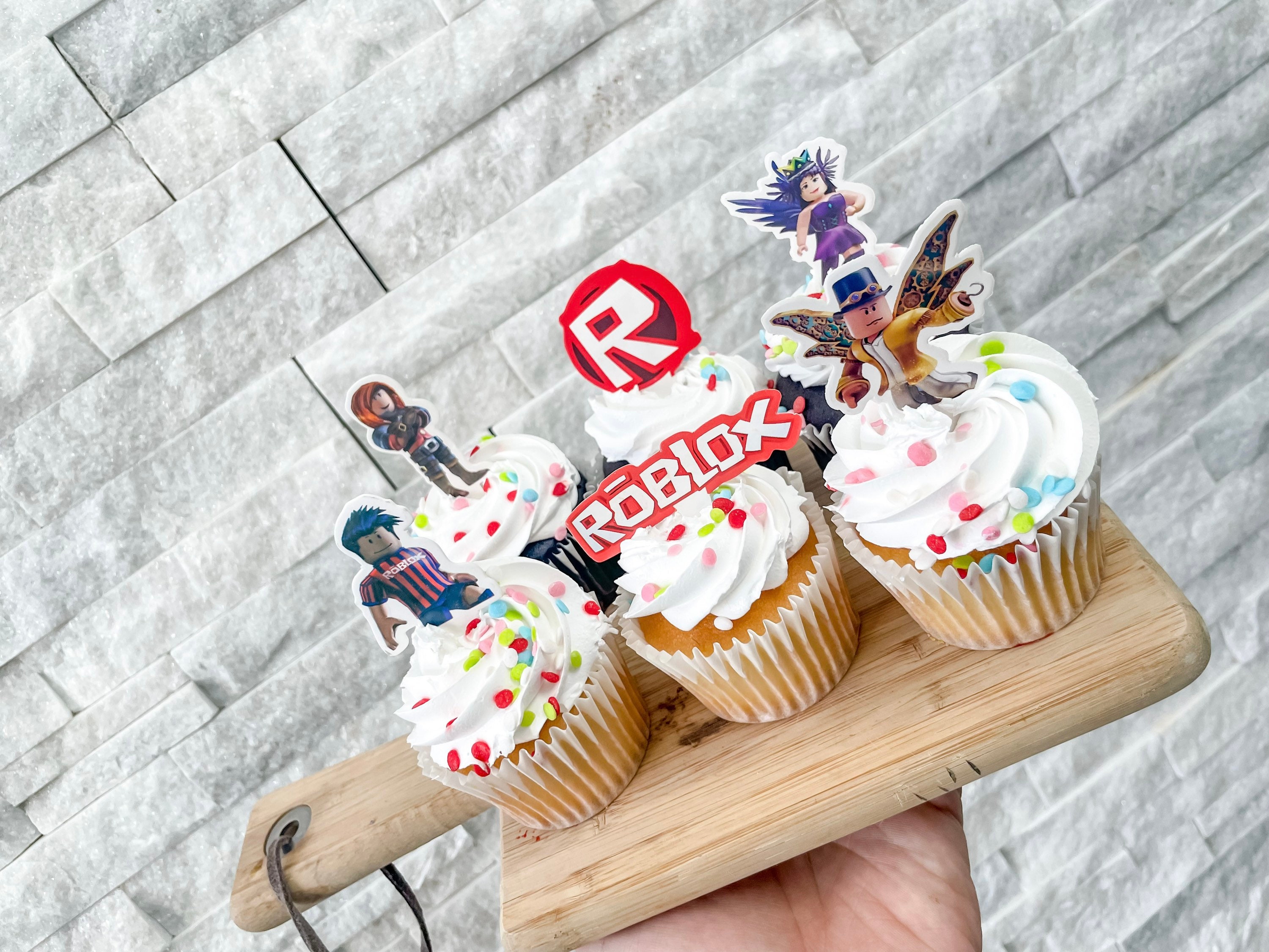 Pin em Cupcake 9th birthday Roblox theme