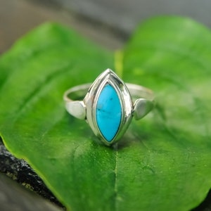 Vintage Sterling Silver Turquoise Ring