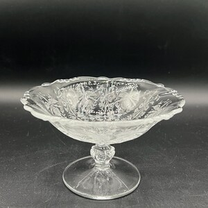 Compota de cristal con forma de orquídea Heisey