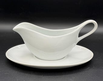 Williams Sonoma Pillivuyt White Gravy Boat with Under Plate