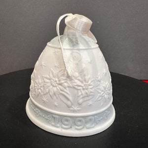 Lladro 1992 Porcelain Christmas Bell/Ornament