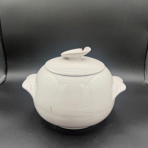Frankoma Whirlwind Bean Pot and Lid