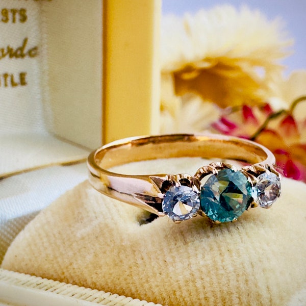 Anillo de trilogía de tres piedras de oro de 9 qt con zircón azul vintage - Anillo de piedra de nacimiento de diciembre