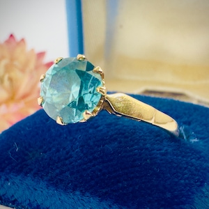 Vintage natural blue zircon 9ct gold solitare ring - hallmarked 1977 - December birthstone ring