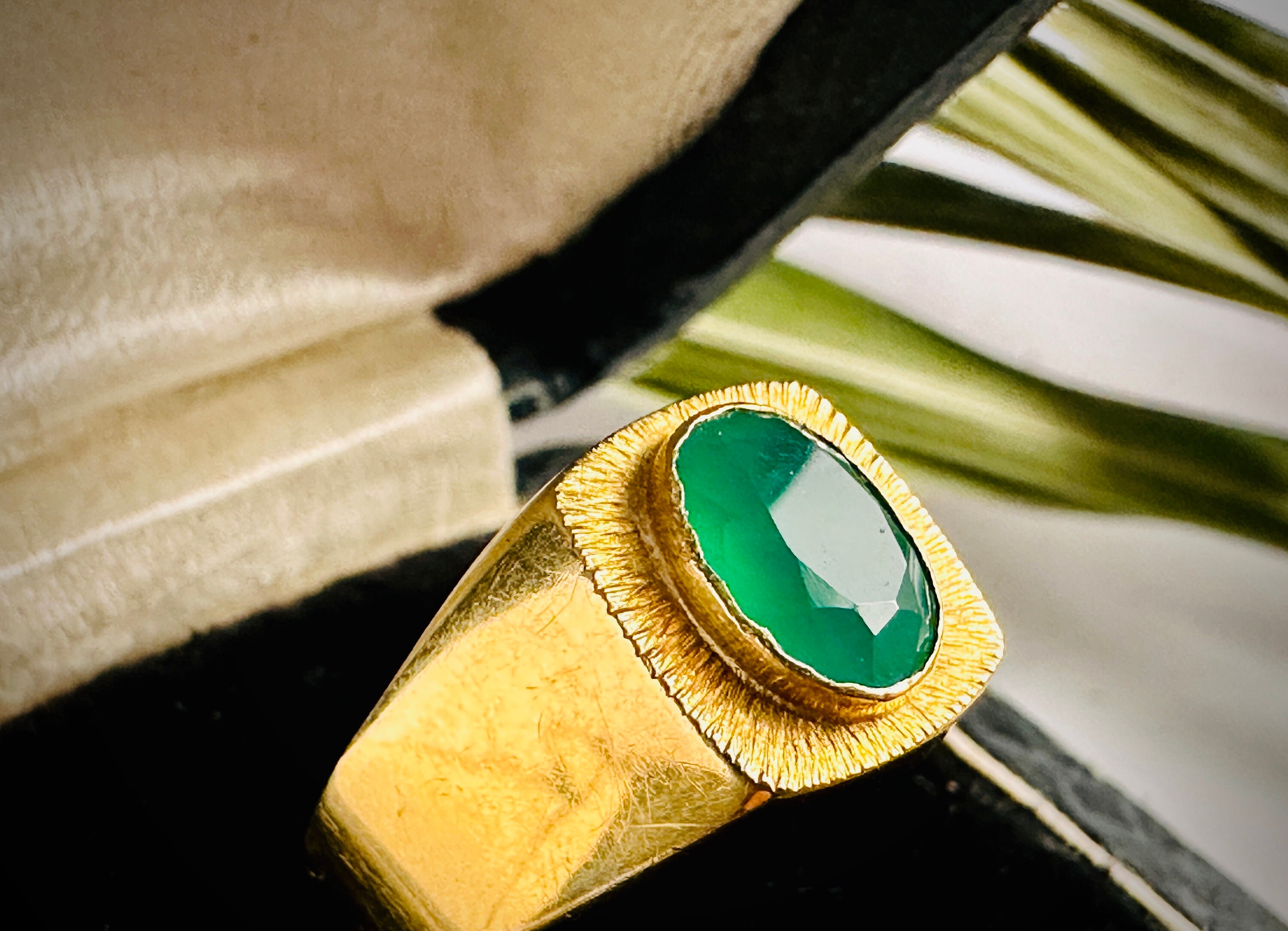 Vintage Chrysoprase 18ct Gold Signet Ring - May Birthstone
