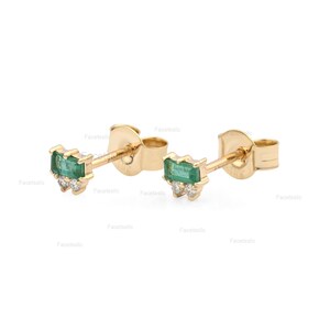 Pendientes de oro con esmeraldas de Zambia: Pendientes de diamantes macizos de 18 quilates, piedra de nacimiento de mayo.
