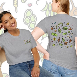 Simpatiche alghe e arte del plancton/Microalghe e cianobatteri illustrazione di cartoni animati/T-shirt Softstyle Design bradipo per unisex