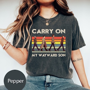 スーパーナチュラル キャリー・オン・マイ・ウェイワード・サン ヴィンテージ コンフォートカラー シャツ Tシャツ、トレンディなアビーロードシャツ、スーパーナチュラルシャツ、ウィンチェスターシャツ2023