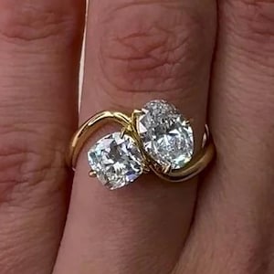 Toi et Moi Ring with 2.30 CT Oval and Cushion Cut Moissanite Diamonds | 18K Yellow Gold Curve Band | Elegant Bridal Jewelry for Her