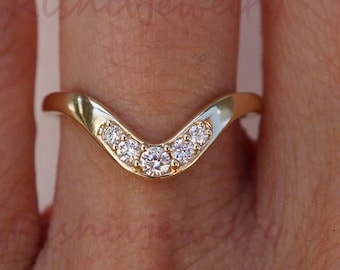 Dainty Curved  Round Brilliant Cut Colorless Moissanite Band, Dainty Curved Wedding Band, Moissanite Stacking Ring, Anniversary Gifts
