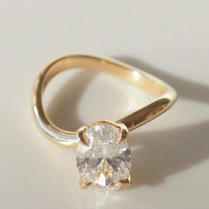 2 Carat Oval Lab Grown Diamond F VS1 Curved Solitaire Ring / 2ct Oval Unique Engagement Ring / 14k Gold Nesting Diamond Proposal Ring