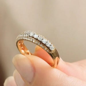 14K Gelbgold Pave Diamant Band, mehrreihiger Moissanit Statement Ring, Eleganter Cluster Ehering, Einzigartiges Jahrestagsgeschenk für Sie