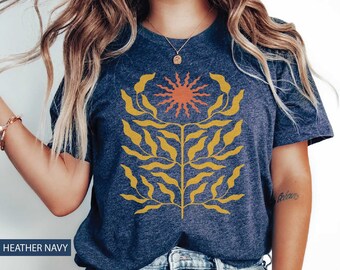 Gold Sun Wreath Vintage Inspired Graphic TShirt Boho Print Womens Shirt Celestial t-shirt Vintage Mom Tee