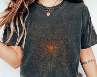 Camisa de sol, camiseta con diseño minimalista de sol, camisa retro de sol, camiseta Sunlover, camiseta con estampado gráfico Boho Sun, camiseta de estrella, colores vintage confort