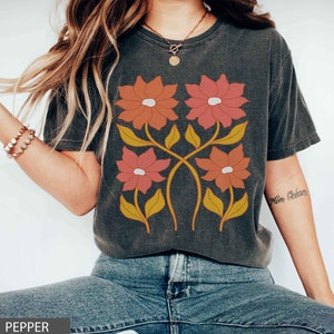 Wildflower Comfort Colors Vintage Inspired Graphic t-shirt Boho Botanical t-shirt Floral