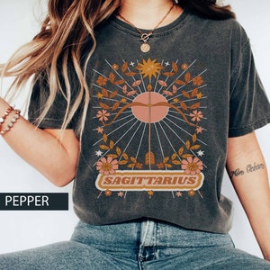 Sagittarius Star Sign Vintage Retro Zodiac Inspired Comfort Color Horoscope Tshirt 70&#39;s Boho Print