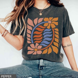 Wildflower Comfort Colors Vintage Inspired Graphic t-shirt Boho Botanical t-shirt Floral