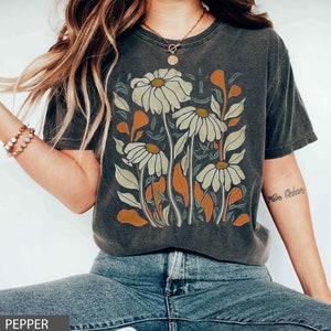 WildFlower T-Shirt, Daisy Tshirt, Retro Flower Shirt, Art Nouveau Wildflower Tee, Botanical Boho Flower Shirt, Hippie Shirt, Hippy TShirt