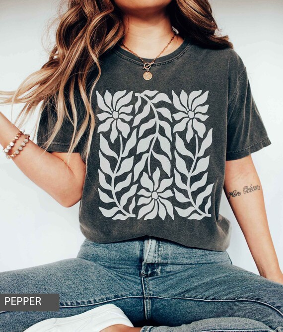 Wildflower Shirt, Boho Flower Shirt, Wild Flowers TShirt, Retro Flower Shirt, White Retro Flower TShirt, Botanical Flower Shirt Gift